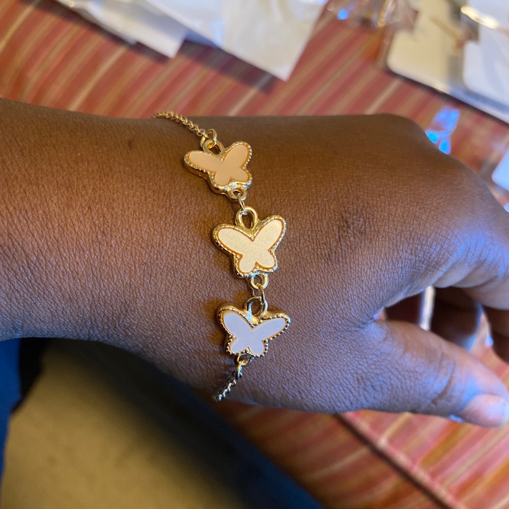 Bracelets - Picture 8 of 10